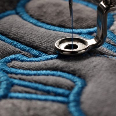 Sticken: Über die hochwertige Veredelung von Textilien bei Liquisign